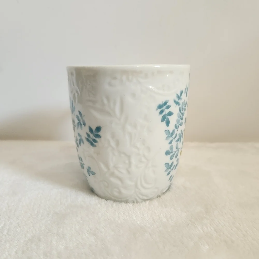 Pier 1 Imports Ava White Blue Green Leaves Monogram D Coffee Cup Mug 14 Oz